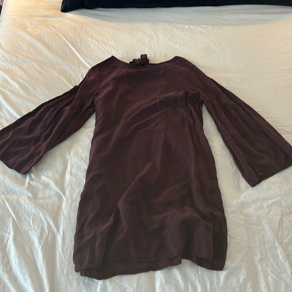 Bell sleeve shift with low back/tie back